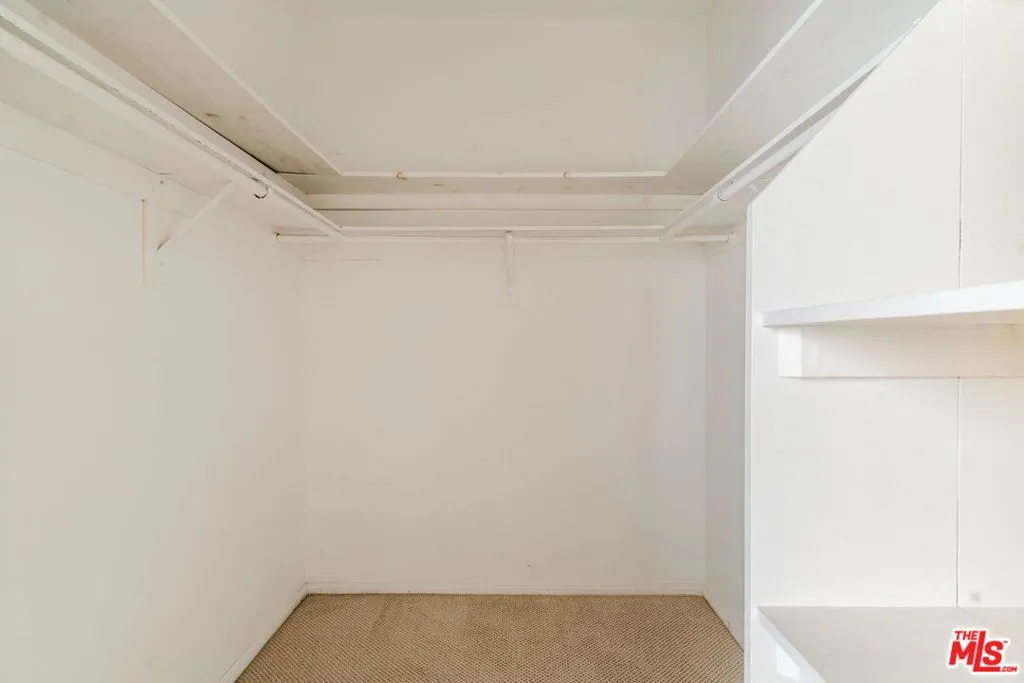 2219 S Bentley Avenue 203, Los Angeles, California 90064 home-pic-29